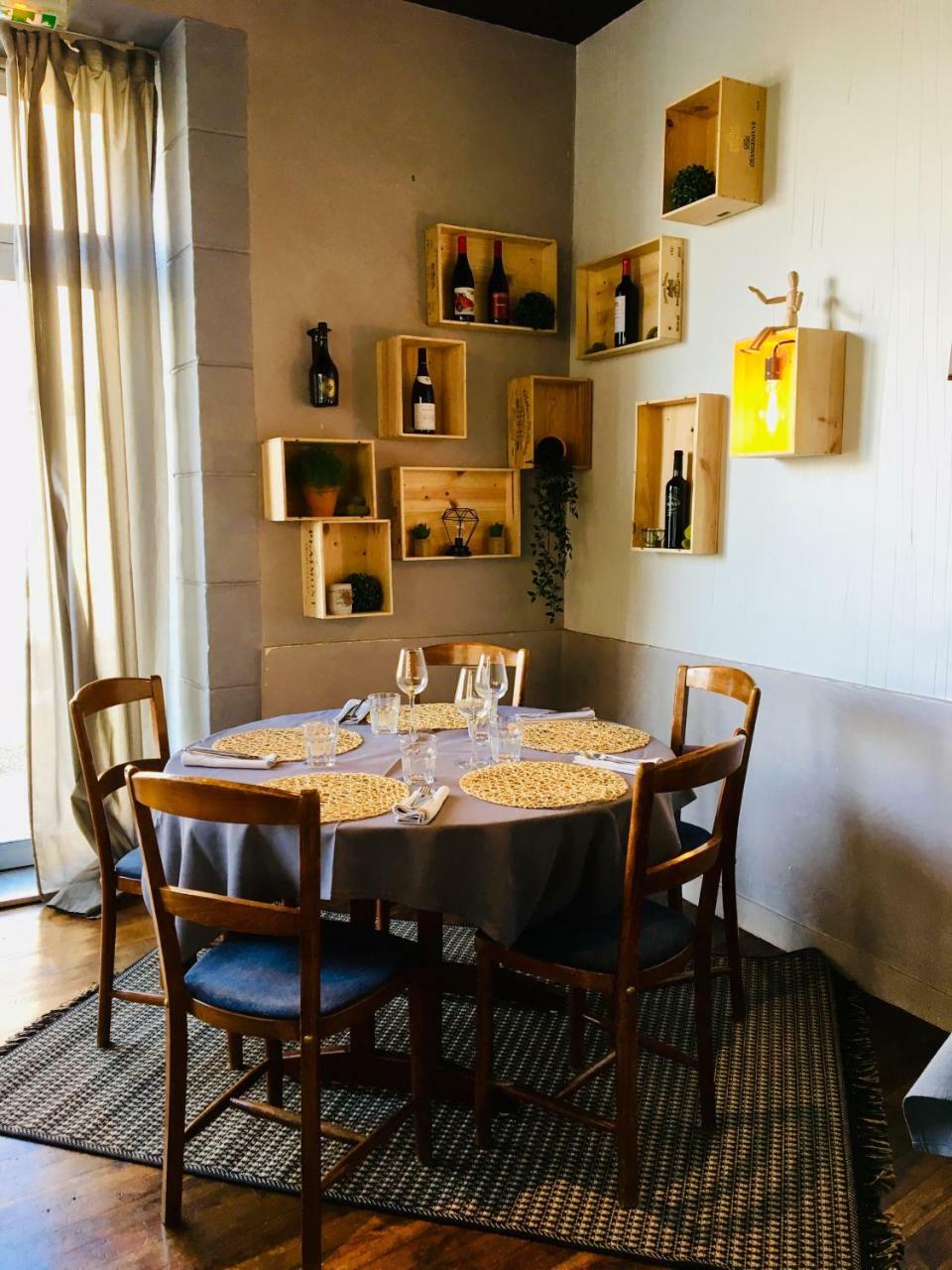 Hotel Restaurant Le Cheval Blanc Argentré-du-Plessis 外观 照片